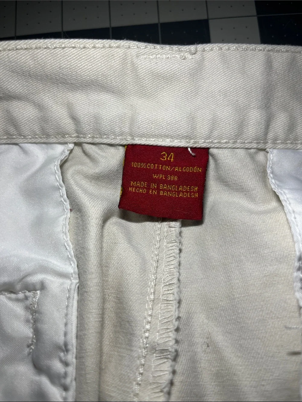 Men's Cargo Shorts in Light Beige - Lightweight Everyday Wear